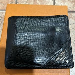 Used Prada wallet (black)